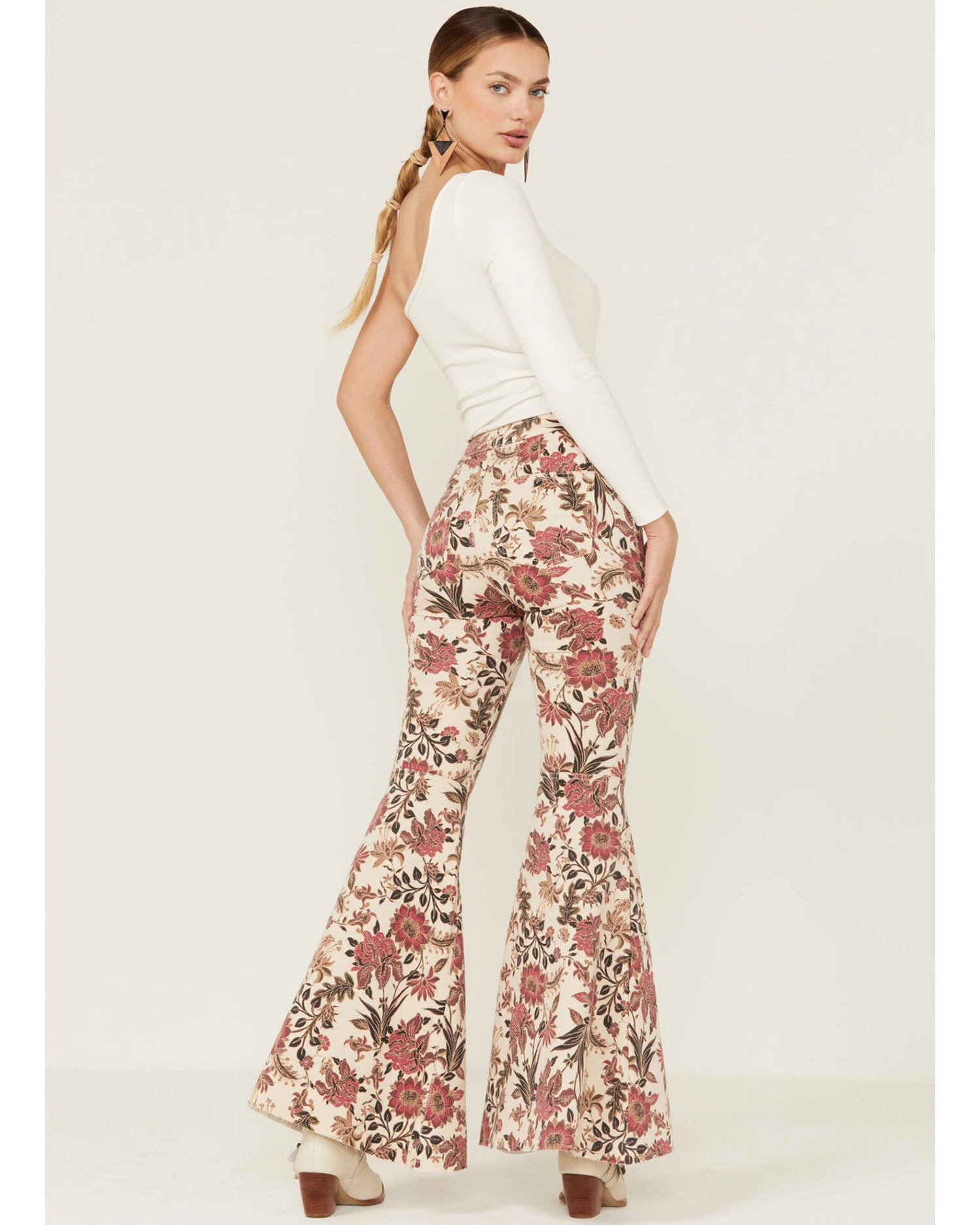 Free People Women's Barcelona Combo Print Float On Flare Jeans 6 Free People Women's Barcelona Combo Print Float On Flare Jeans - Image 4