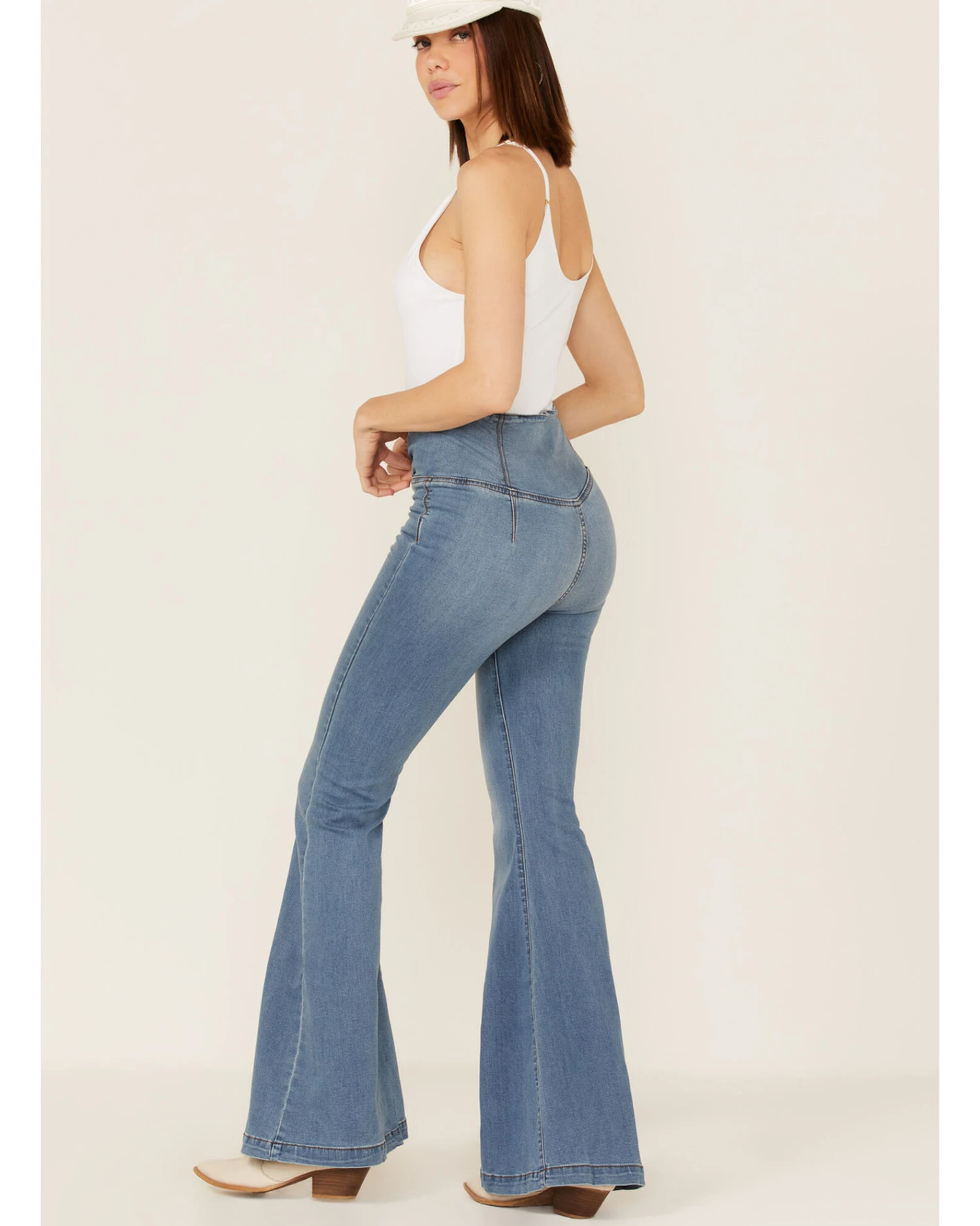 Free People Women's Venice Beach Medium Wash Flare Jeans 5 Free People Women's Venice Beach Medium Wash Flare Jeans - Image 3