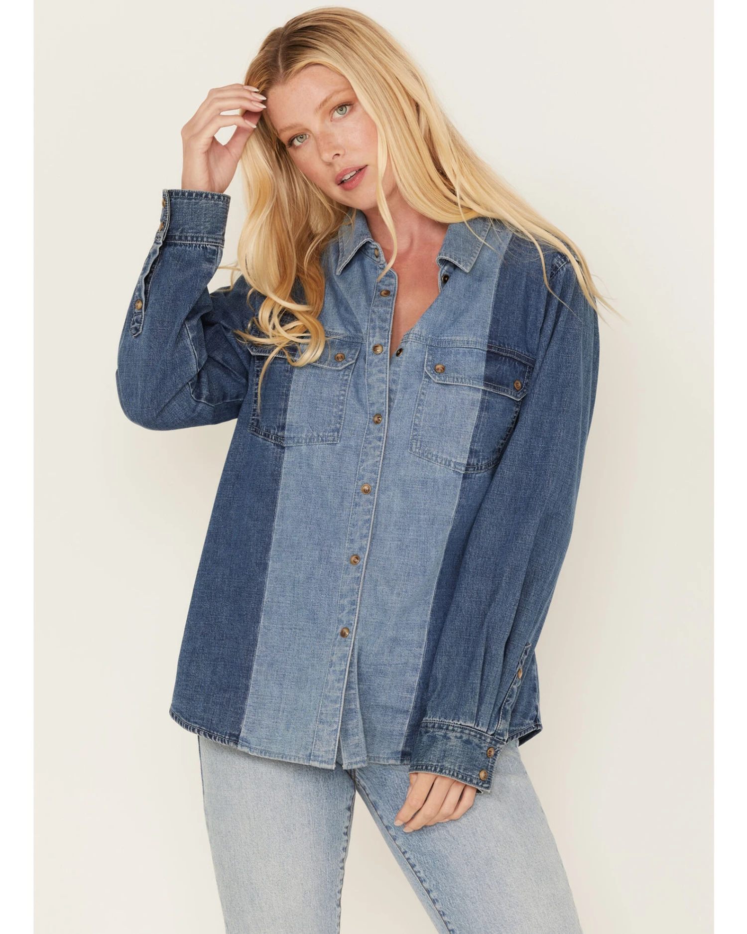 Cleo + Wolf Women's Montana Avenue Two Tone Long Sleeve Denim Snap Shirt 4 Cleo + Wolf Women's Montana Avenue Two Tone Long Sleeve Denim Snap Shirt - Image 2